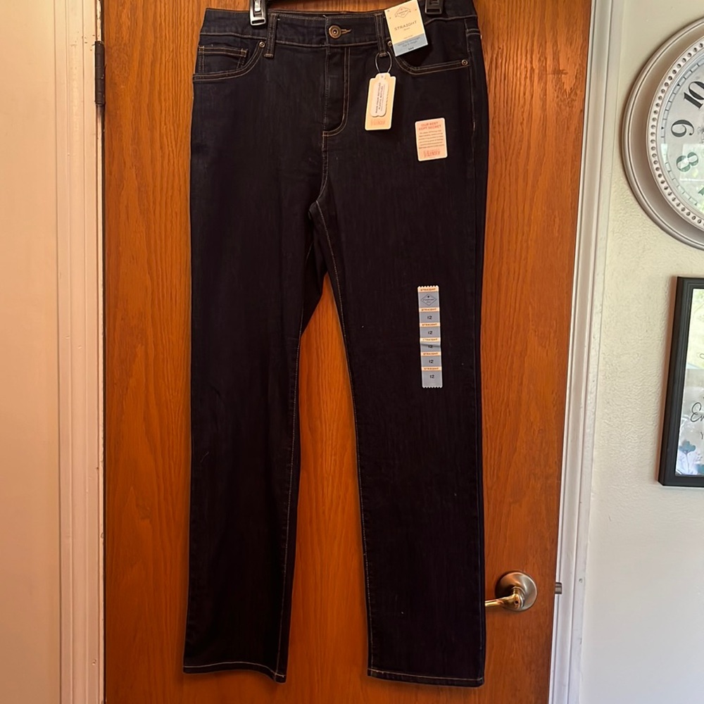 Easy fit,NWT, blue jeans